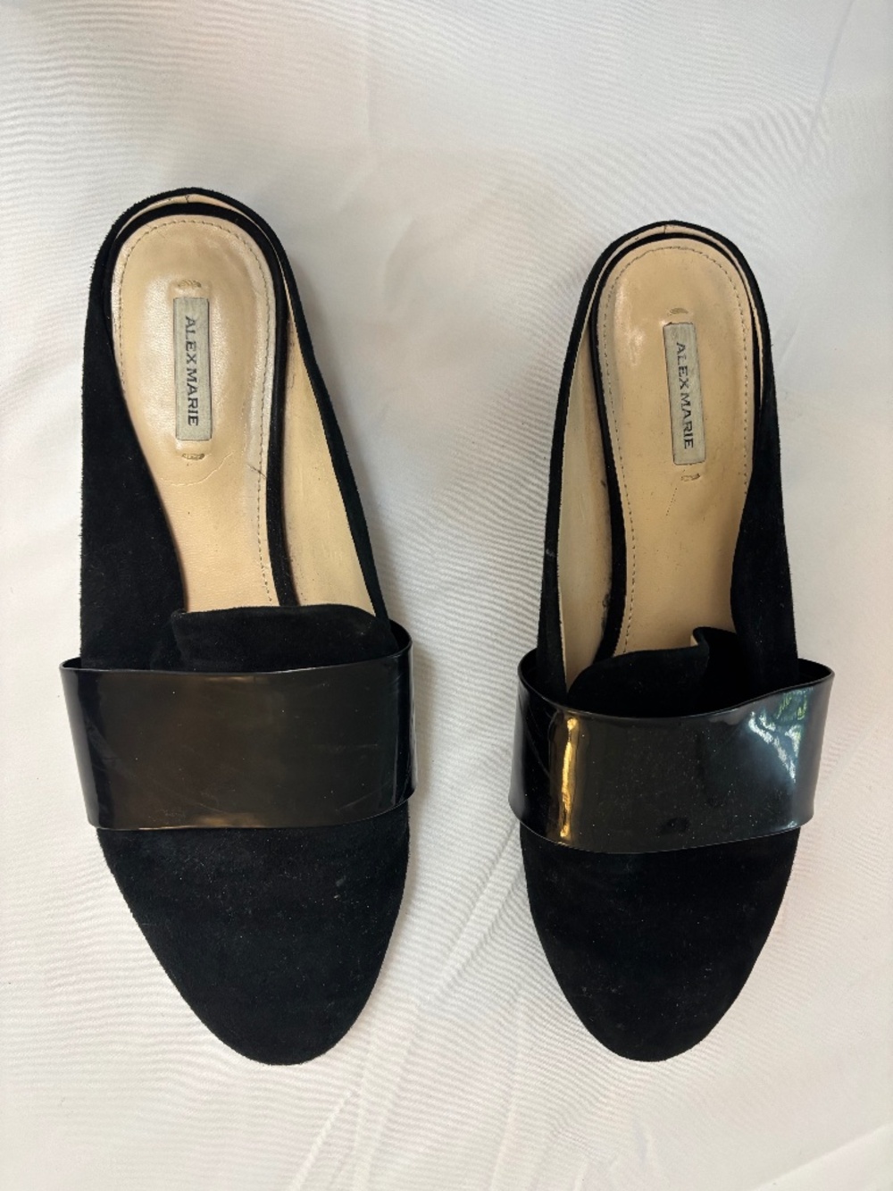 Leather slide size 8